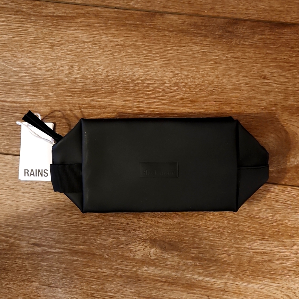 RAINS Small Wash Bag. NWT